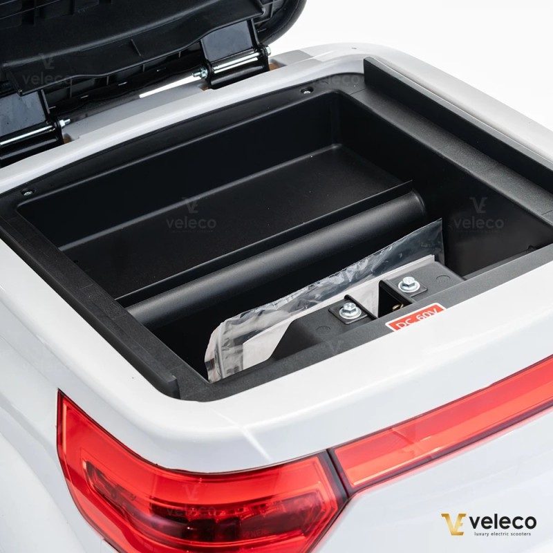Veleco CRISTAL: trójkołowy skuter inwalidzki z pełnym oświetleniem LED
