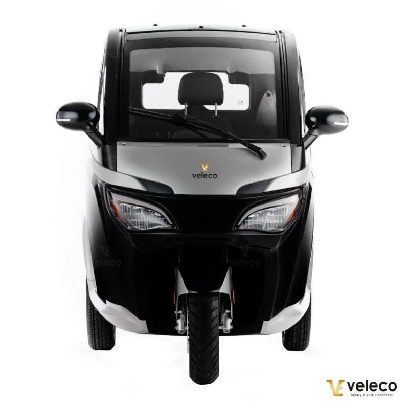 Veleco ADVENA: 2-seater enclosed moped that looks like a car