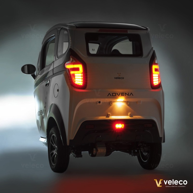 Veleco ADVENA: 2-seater enclosed moped that looks like a car