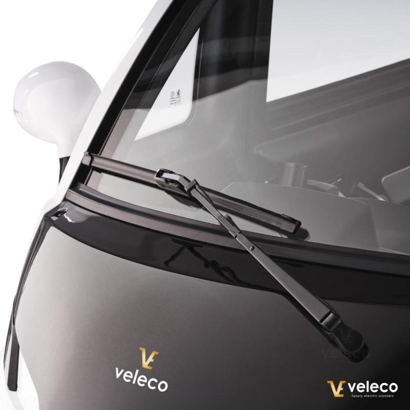 Veleco ADVENA: 2-seater enclosed moped that looks like a car