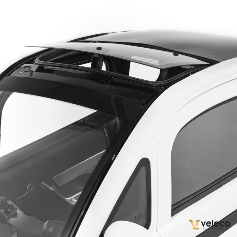 Veleco ADVENA: 2-seater enclosed moped that looks like a car