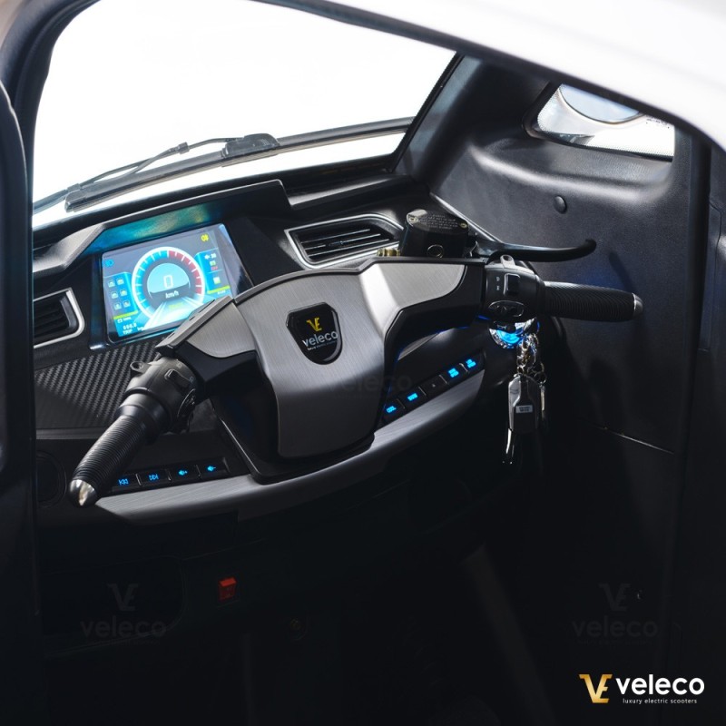 Veleco ADVENA: 2-osobowy zabudowany motorower mini samochód